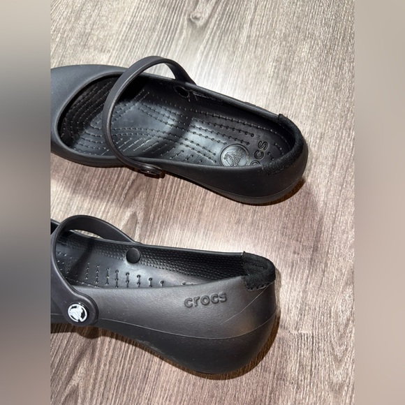 CROCS Womens Alice Mary Jane Black Closed Toe Flats With Strap Sz 7 ✨ - Picture 6 of 8